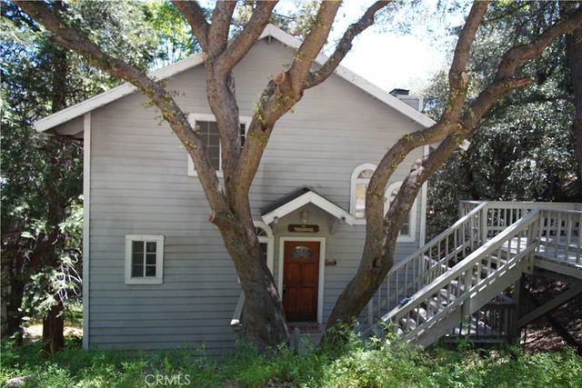 319 Dorn Drive, Crestline, CA 92325