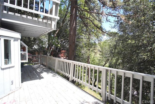 319 Dorn Drive, Crestline, CA 92325