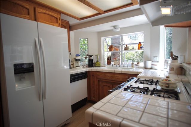 319 Dorn Drive, Crestline, CA 92325