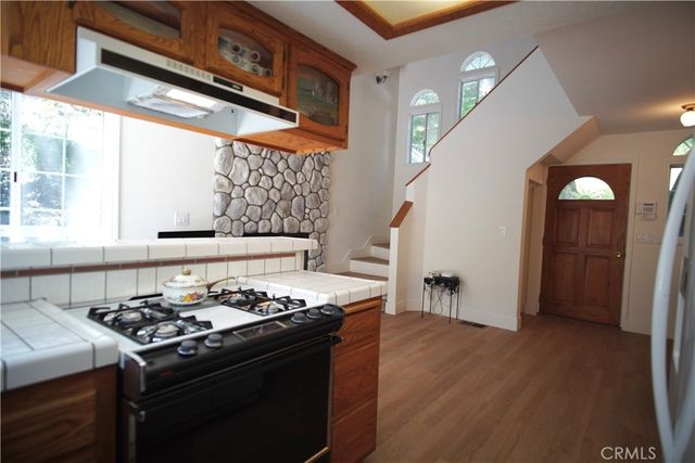 319 Dorn Drive, Crestline, CA 92325