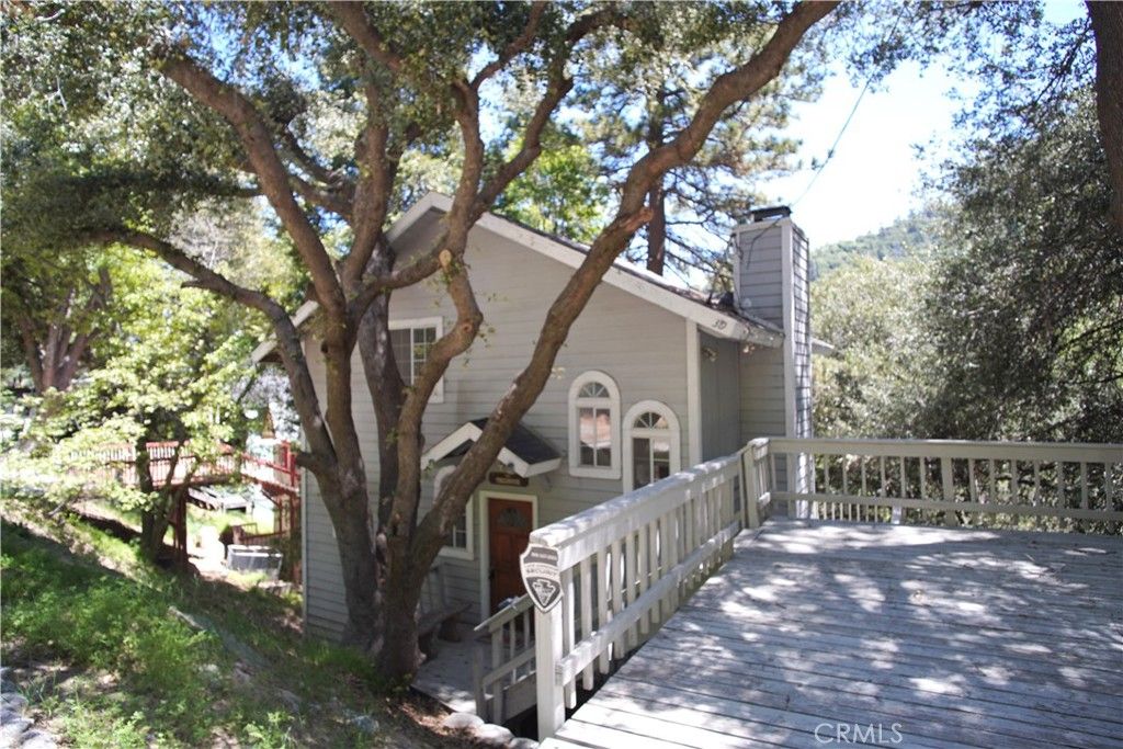 319 Dorn Drive, Crestline, CA 92325