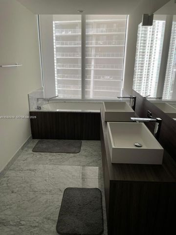 1000 Brickell Plaza 2809, Miami, FL 33131