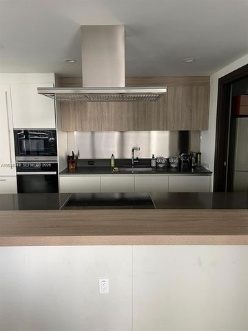 1000 Brickell Plaza 2809, Miami, FL 33131