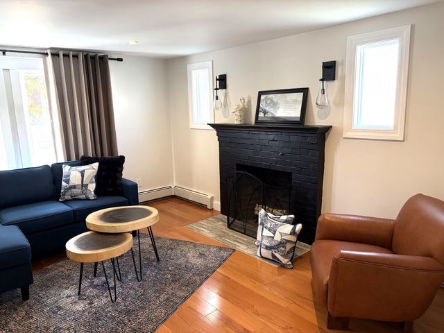 52 Montvale Ave A, Woburn, MA 01801