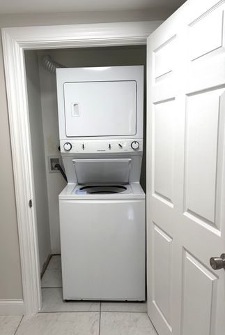 52 Montvale Ave A, Woburn, MA 01801