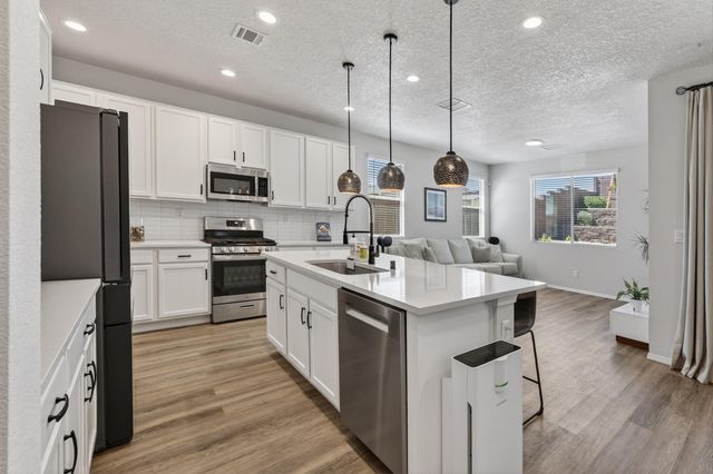 5417 Redtop Street NE, Rio Rancho, NM 87144