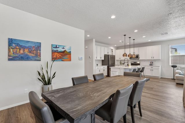 5417 Redtop Street NE, Rio Rancho, NM 87144