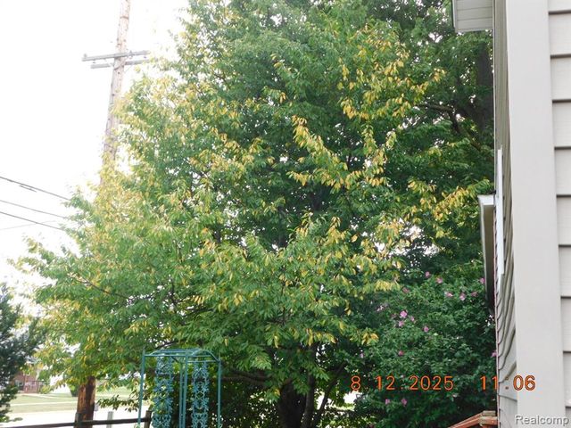 207 Garden Lane, Fowlerville, MI 48836