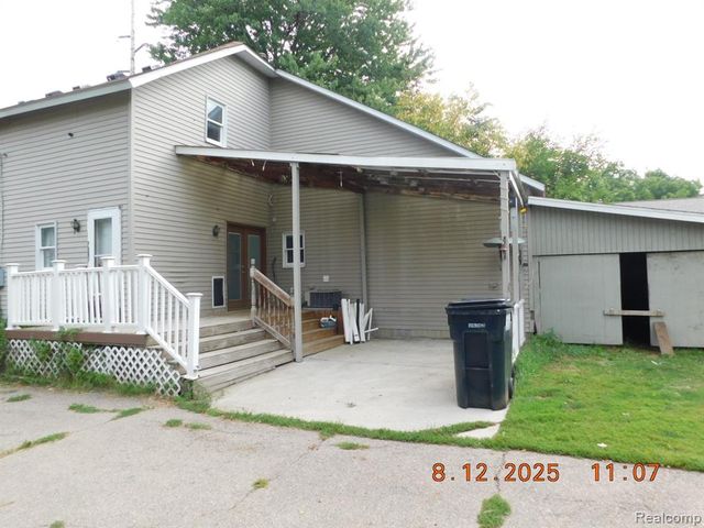 207 Garden Lane, Fowlerville, MI 48836