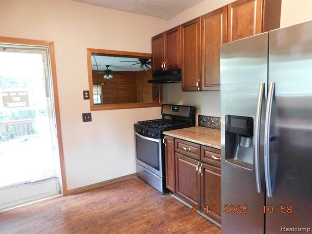 207 Garden Lane, Fowlerville, MI 48836