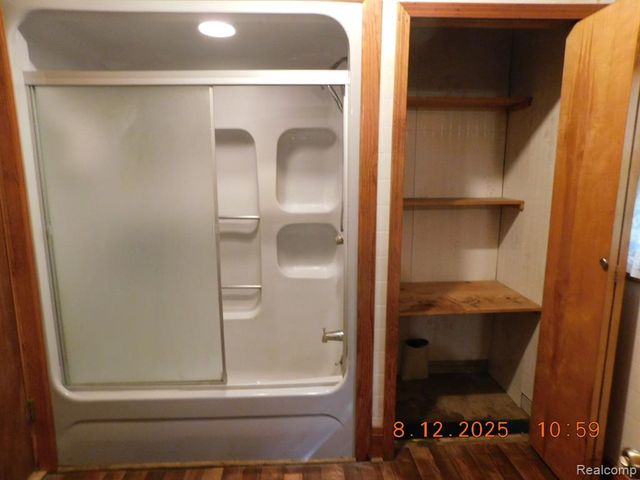 207 Garden Lane, Fowlerville, MI 48836