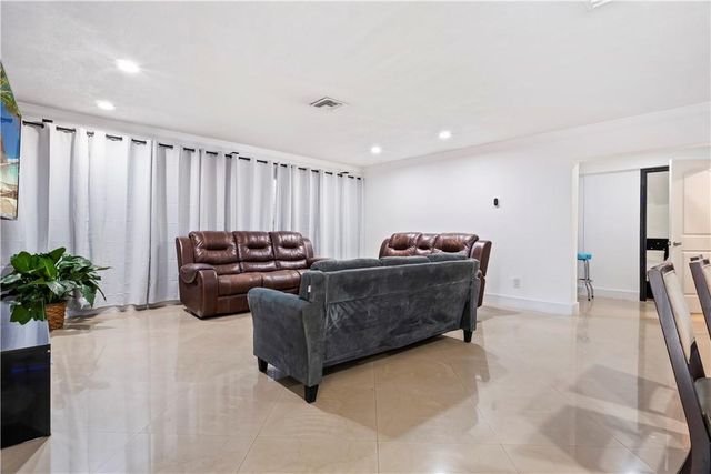 19340 NE 19 Avenue, North Miami Beach, FL 33179