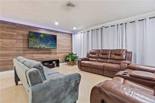 19340 NE 19 Avenue, North Miami Beach, FL 33179