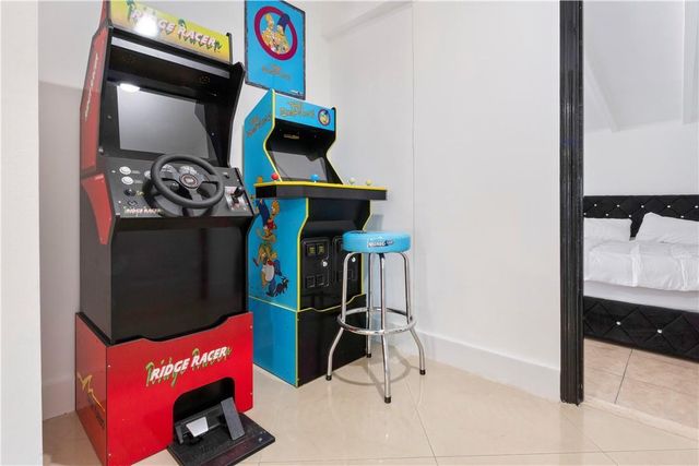 19340 NE 19 Avenue, North Miami Beach, FL 33179