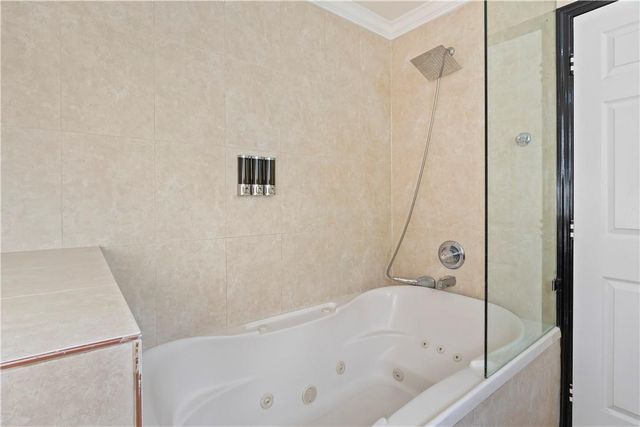 19340 NE 19 Avenue, North Miami Beach, FL 33179