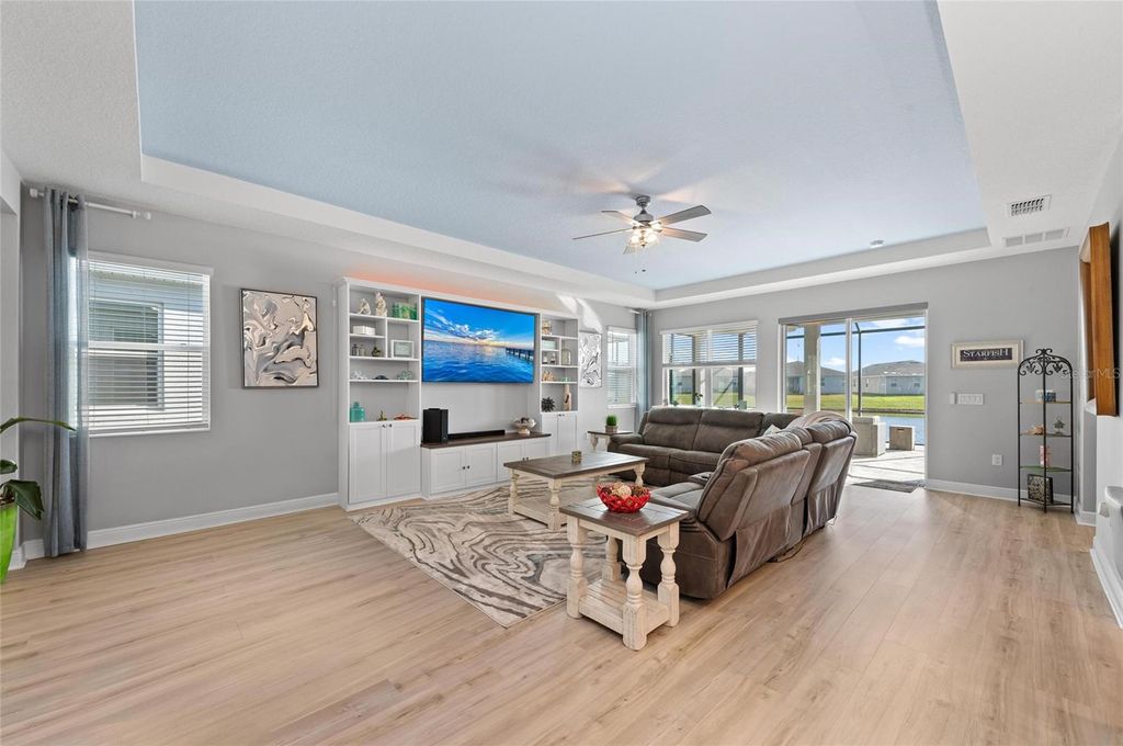 Image 14 of property listing at 14238 59TH CIRCLE E, Bradenton, FL 34211