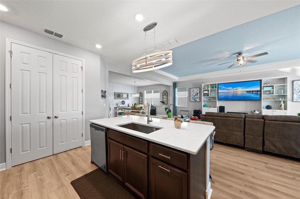 Image 23 of property listing at 14238 59TH CIRCLE E, Bradenton, FL 34211