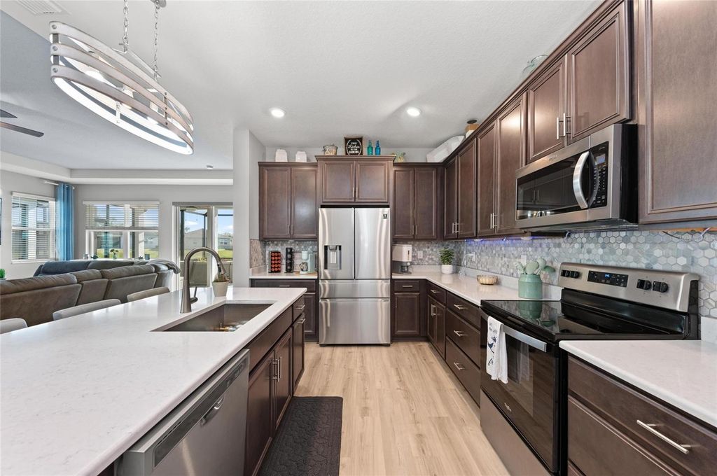 Image 25 of property listing at 14238 59TH CIRCLE E, Bradenton, FL 34211