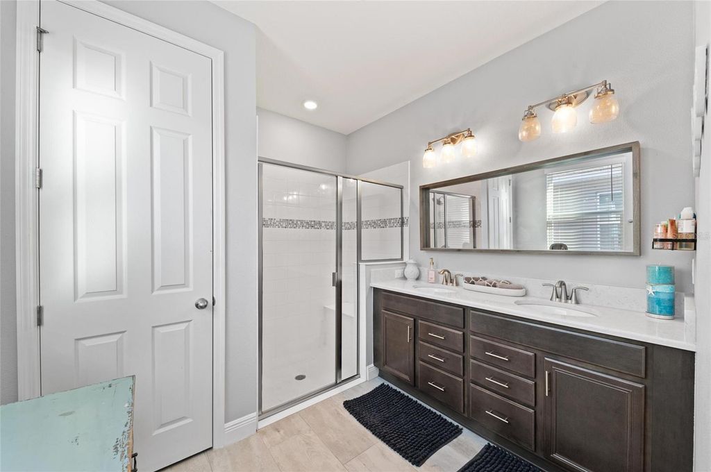 Image 36 of property listing at 14238 59TH CIRCLE E, Bradenton, FL 34211