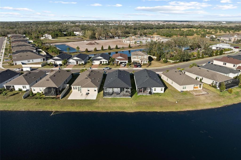 Image 5 of property listing at 14238 59TH CIRCLE E, Bradenton, FL 34211