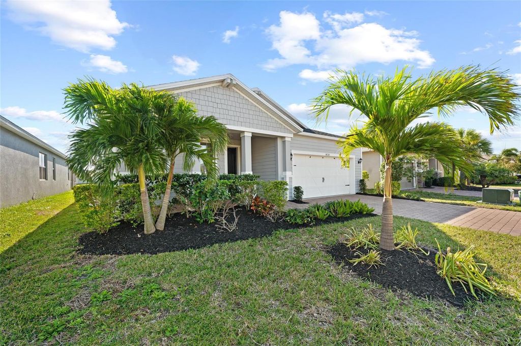 Image 8 of property listing at 14238 59TH CIRCLE E, Bradenton, FL 34211