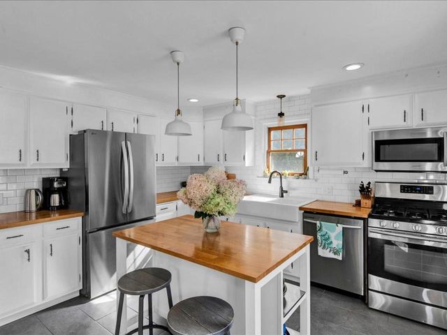 7 Roland Court, Winooski, VT 05404