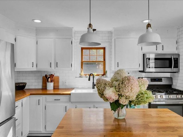 7 Roland Court, Winooski, VT 05404