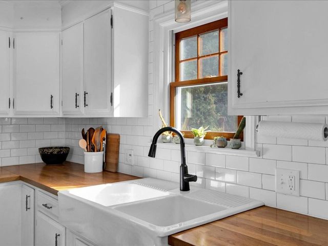 7 Roland Court, Winooski, VT 05404