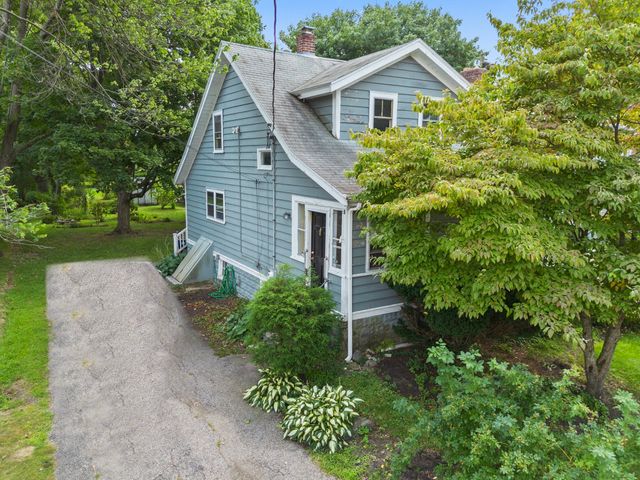 72 Valleyfield St, Lexington, MA 02421