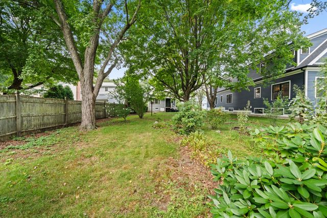 72 Valleyfield St, Lexington, MA 02421