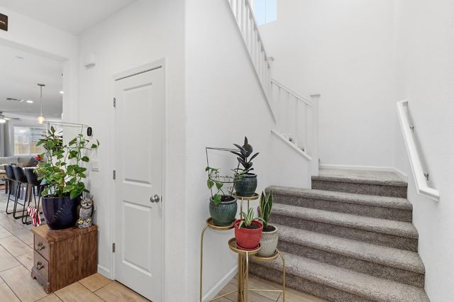 1620 Viburnum Ln, Rocklin, CA 95765