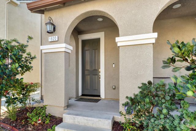 1620 Viburnum Ln, Rocklin, CA 95765