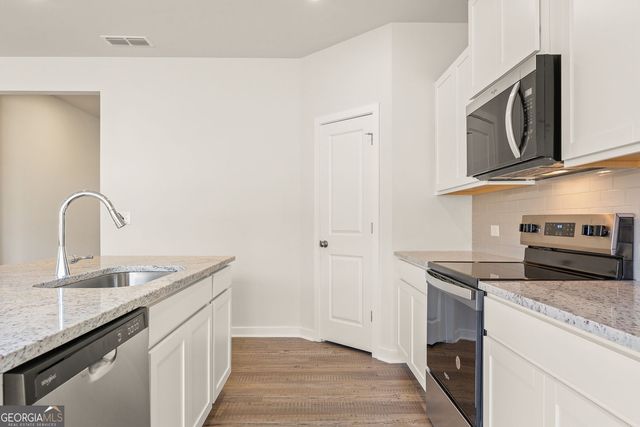 8055 Dickens Drive, Fairburn, GA 30213