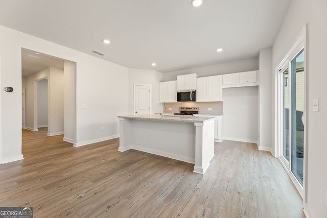 8055 Dickens Drive, Fairburn, GA 30213