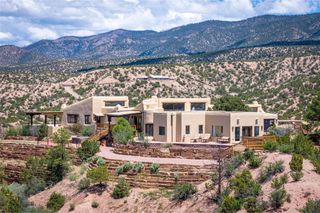 40B Camino De Milagro, Santa Fe, NM 87506