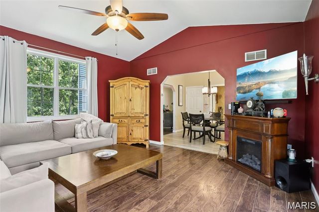 9965 Shiloh Dr, Hillsboro, MO 63050