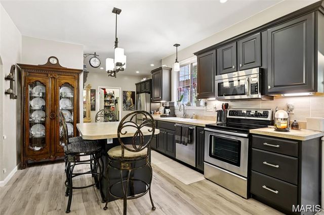 9965 Shiloh Dr, Hillsboro, MO 63050