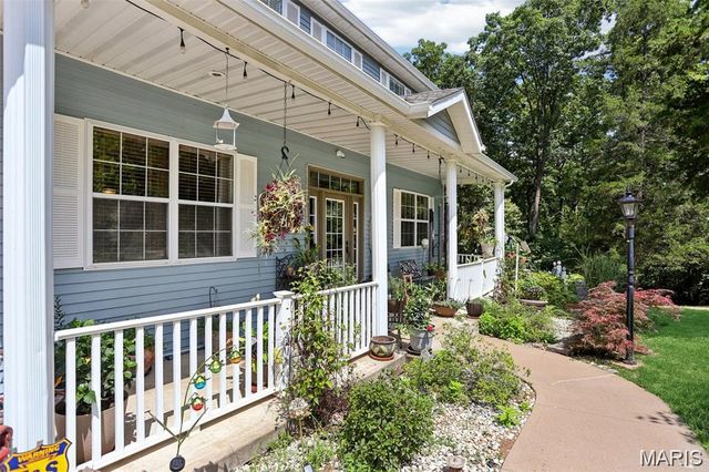 9965 Shiloh Dr, Hillsboro, MO 63050