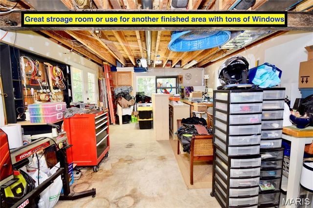 9965 Shiloh Dr, Hillsboro, MO 63050