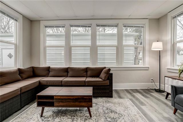 1427 6th Avenue, Leavenworth, KS 66048