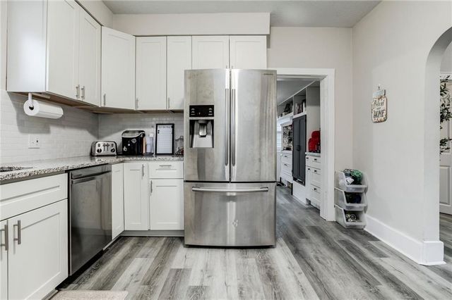 1427 6th Avenue, Leavenworth, KS 66048