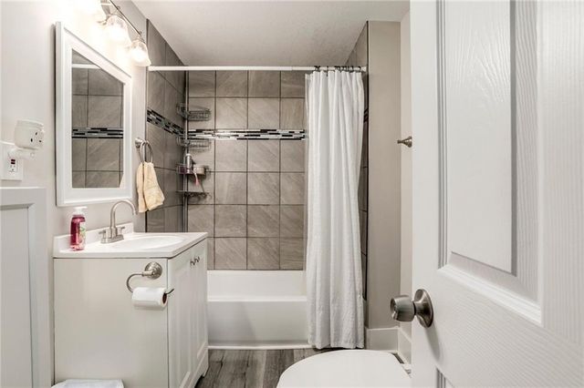 1427 6th Avenue, Leavenworth, KS 66048