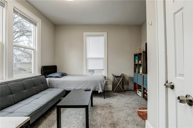 1427 6th Avenue, Leavenworth, KS 66048