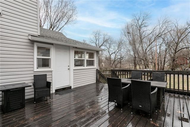 1427 6th Avenue, Leavenworth, KS 66048