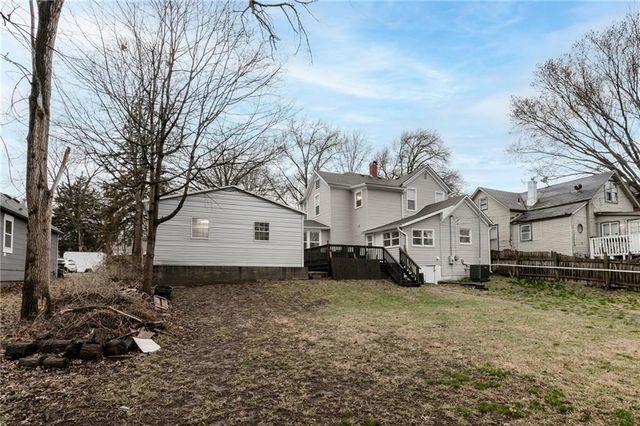 1427 6th Avenue, Leavenworth, KS 66048