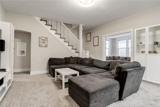 1427 6th Avenue, Leavenworth, KS 66048