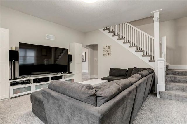 1427 6th Avenue, Leavenworth, KS 66048