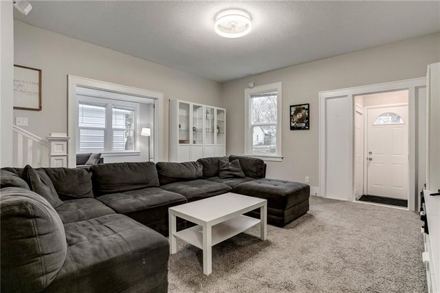 1427 6th Avenue, Leavenworth, KS 66048