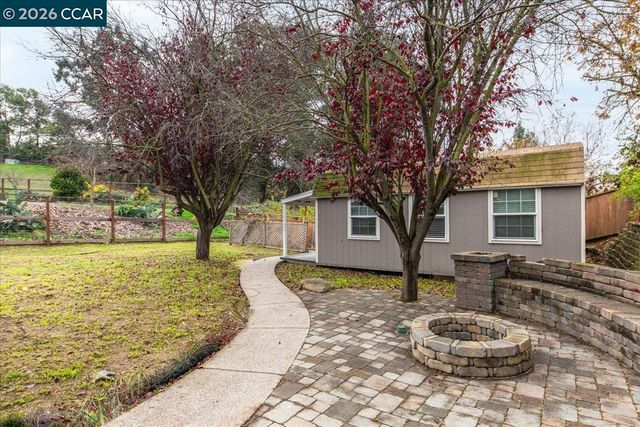 15 Aspen Ct, El Sobrante, CA 94803