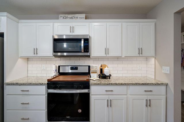 1349 E Stoneridge Street, Springfield, MO 65803